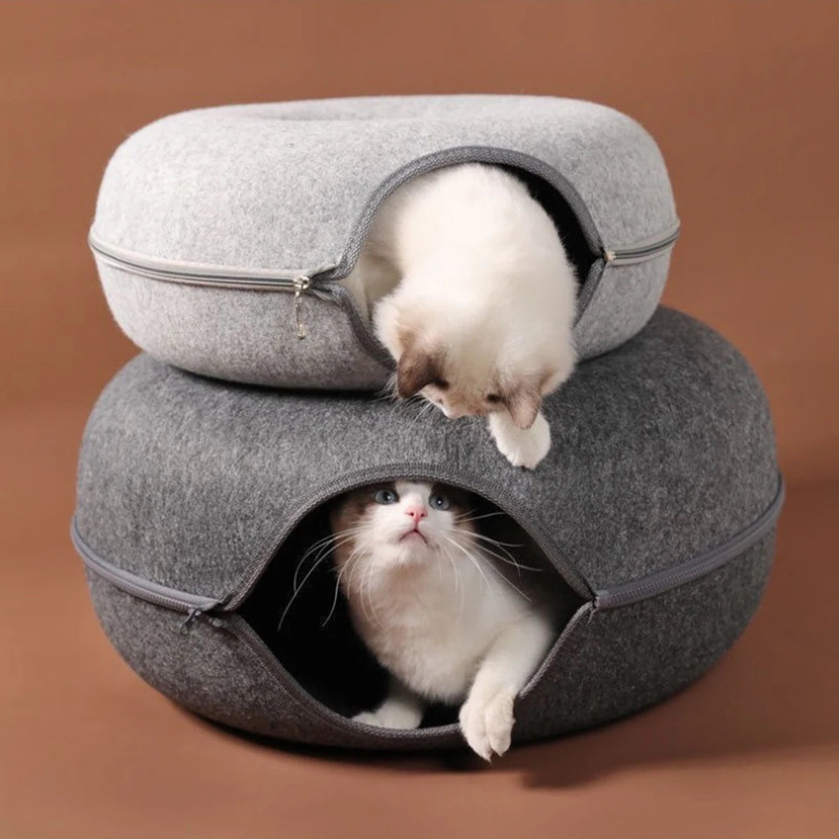 Cama de donut em feltro para gatos